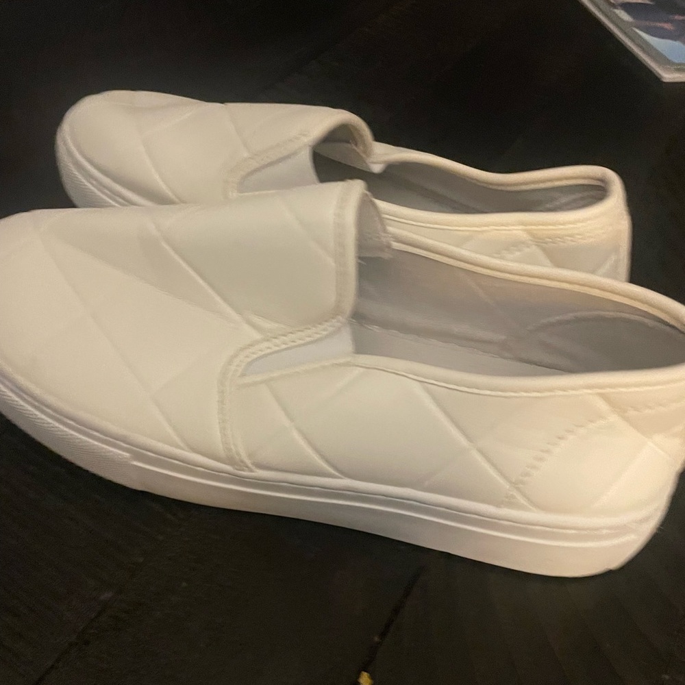White sneakers sz 10